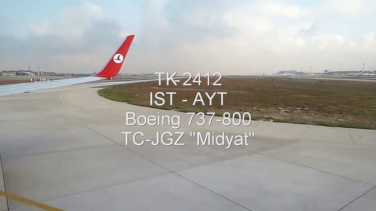 Turkish Airlines B737-800 take off Istanbul