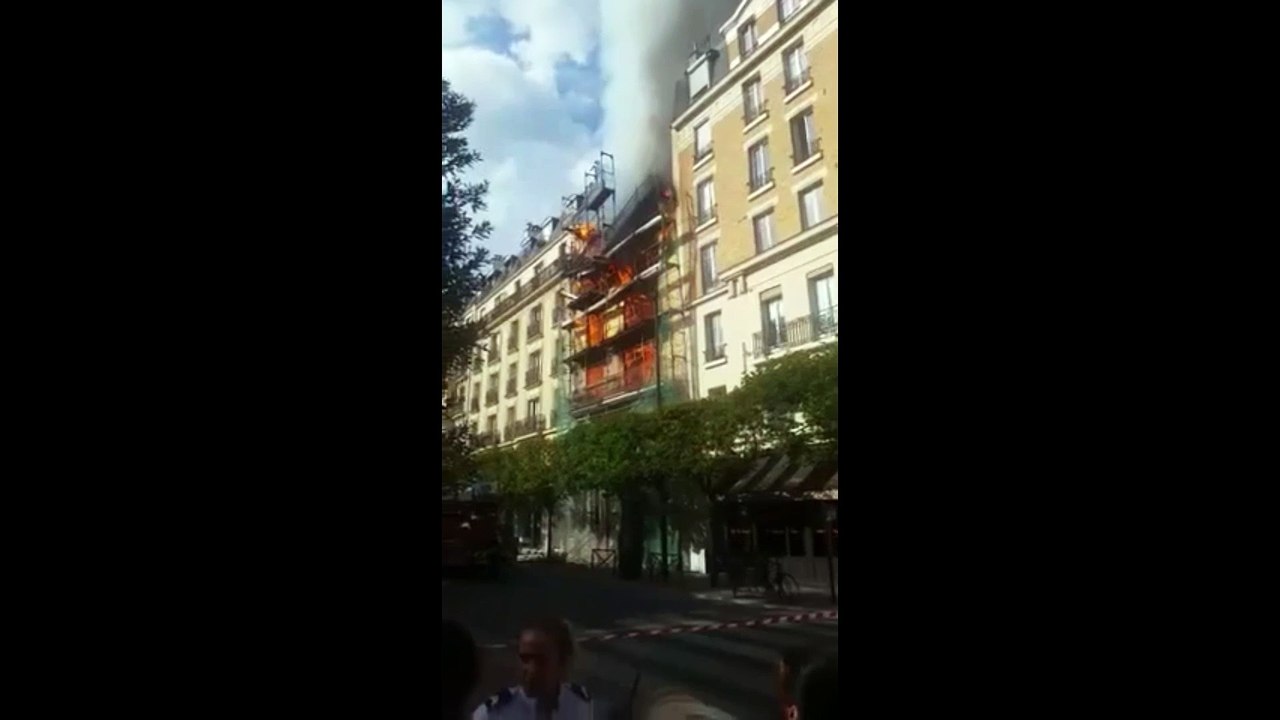 Un incendie spectaculaire se déclare à Levallois-Perret