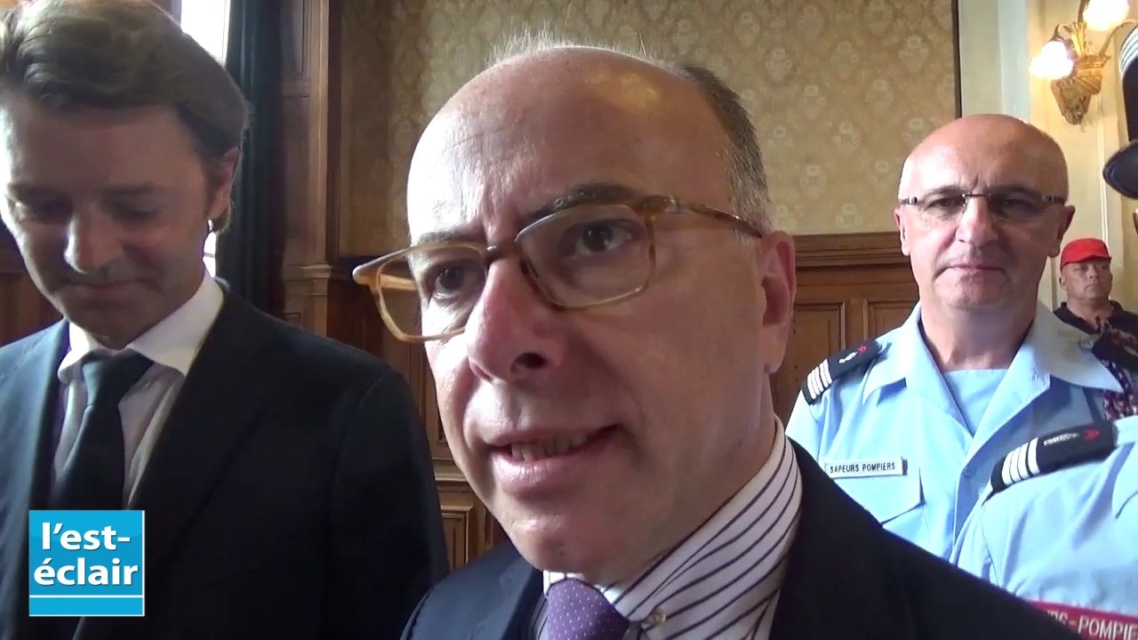 Bernard Cazeneuve à Troyes pour signer une convention facilitant l'engagement des pompiers volontaires