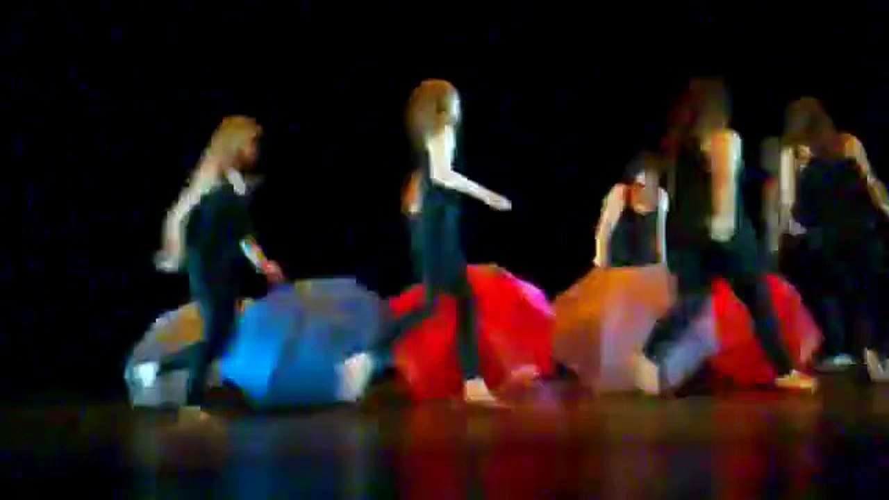 Dance - The umbrella dance