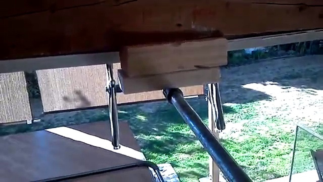 how to remove an aluminum window frame