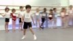 Audición de pequeños bailarines en escuela de ballet