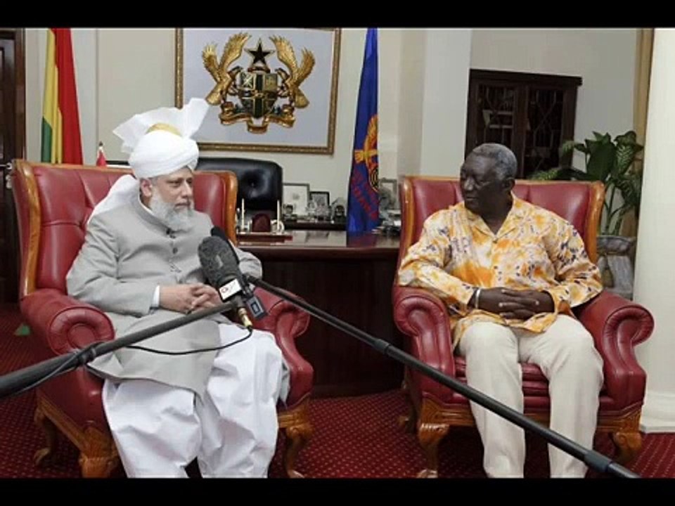 Mirza Masroor & Ameer Germany at  Ijtema 2004 Reply to A.K.Shaikh