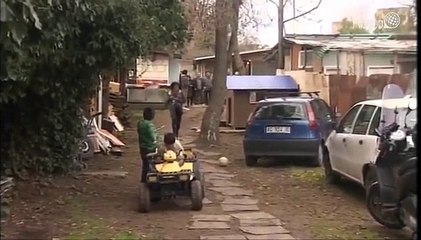 Papa Francisco visita por sorpresa un campo nómada