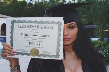 Kylie Jenner celebra graduación con fiesta sorpresa