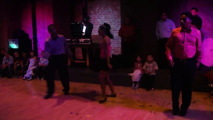 EL BAILE DEL BEEPER  ( XV ANOS ALIN )