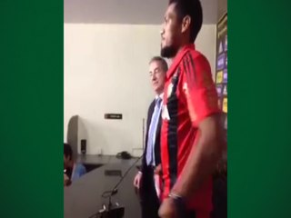 Brocador veste a camisa do Sport