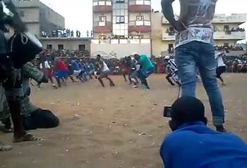 le touss de Modou Lo pour son combat contre bombardier