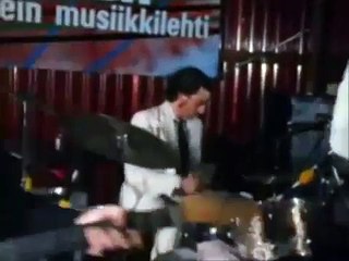 Dr Feelgood - She does it right ( live in a pub, rare, great atmosphere )