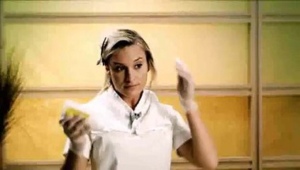 Going Blonde: Touch-up application  02 Bleach application