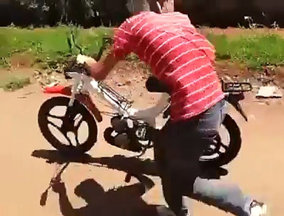 MOBILETE DA DESGRAÇA (MUITO ENGRAÇADO)
