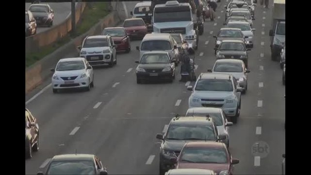 SP: Redução de velocidade nas marginais favorece os ambulantes