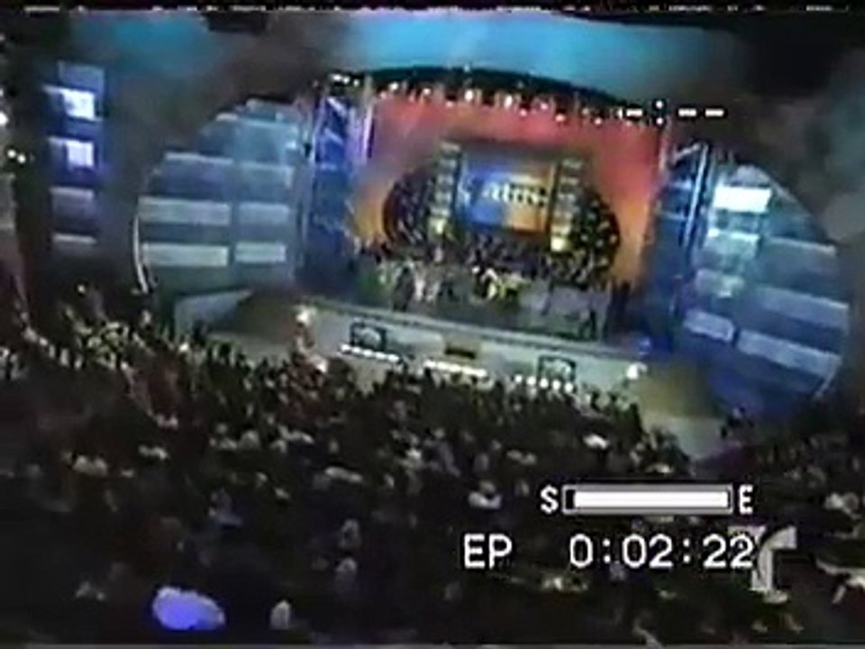 Homenaje a Celia Cruz - Victor Manuelle - La vida es un carnaval