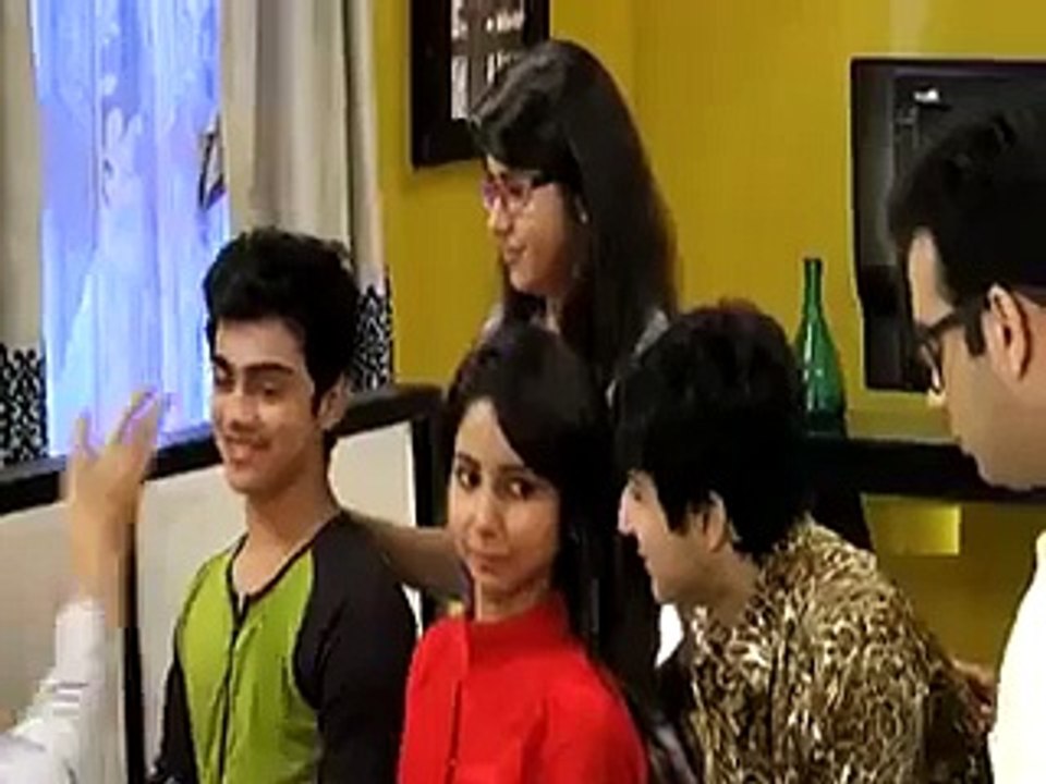 Itna Karo Na Mujhe Pyaar Full episode 24th july 2015 Ragini ne kho di apni yaaddast ghar wale hai chinta mein By Daily Fun