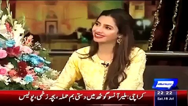 Mahira Khan & Humayun Saeed Dancing in Mazaq Raat Special