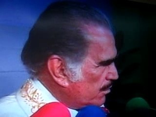 VICENTE FERNANDEZ,Y LUPILLO