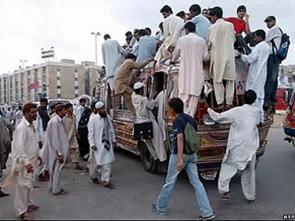 Funny Urdu Poem - Karachi Ki Bus Main Safar Ho Raha Tha