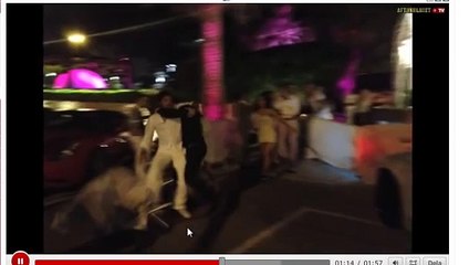 Prins Carl Philip blir misshandlad i Cannes