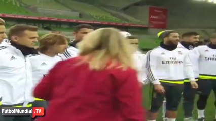 Cristiano Ronaldo quedo impresionado con una rubia en Austalia