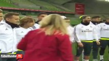 Cristiano Ronaldo quedo impresionado con una rubia en Austalia