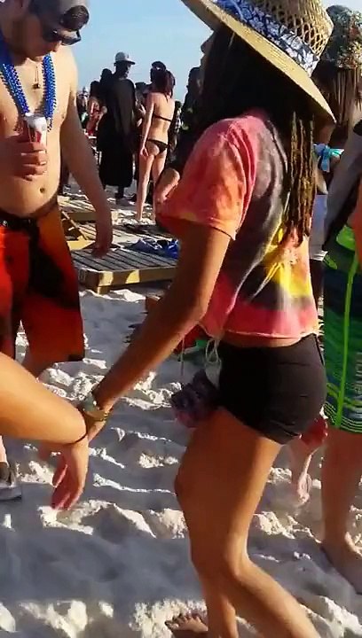 Panama city beach spring break 2015 3 Girls kissin