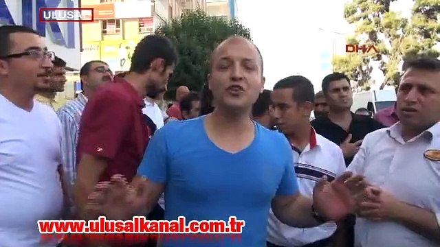 Şanlıurfa'da elektrik kesintilerine tepki gösteren esnaf yol kapatma eylemi yaptı