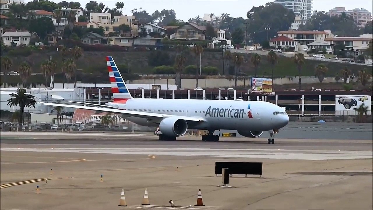 RARE American Airlines 777-300ER Landing & Takeoff - San Diego Int'l (KSAN) HD #1