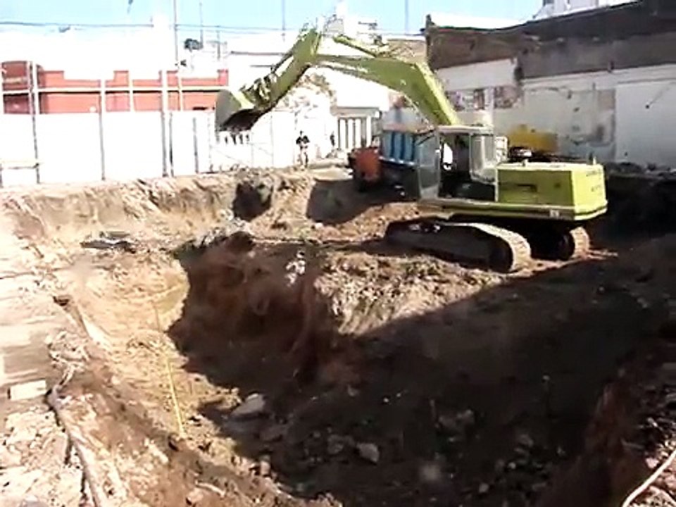 excavadora hydromac