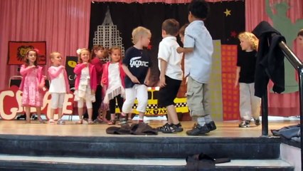 Chorégraphie Grease - Enfants de la pré-maternelle L'Enfantaisie