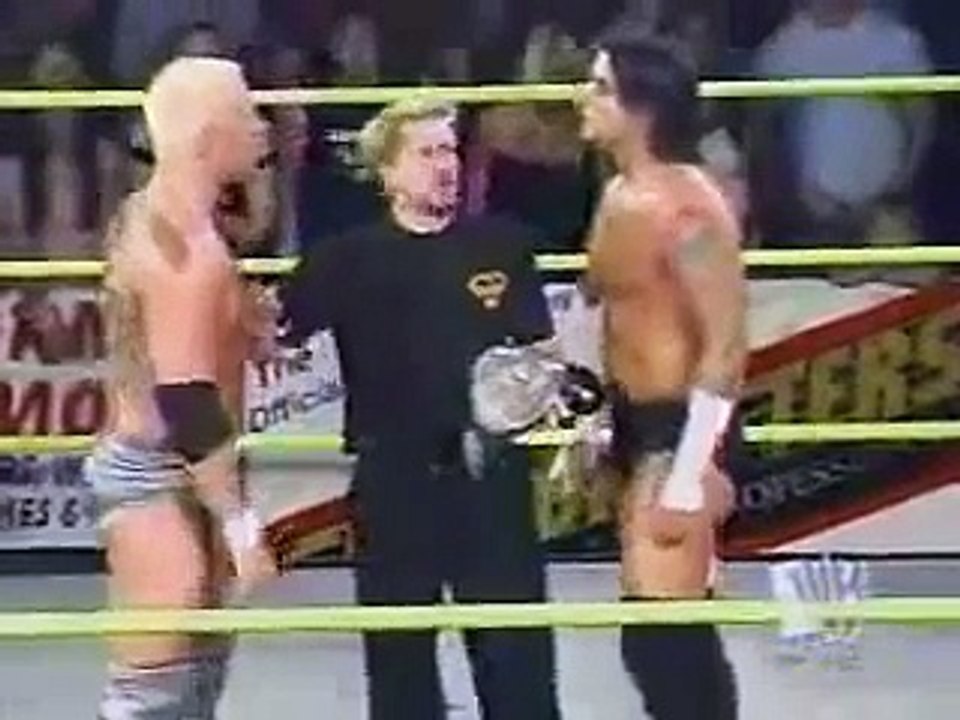 CM Punk vs Mr Kennedy 1/2...