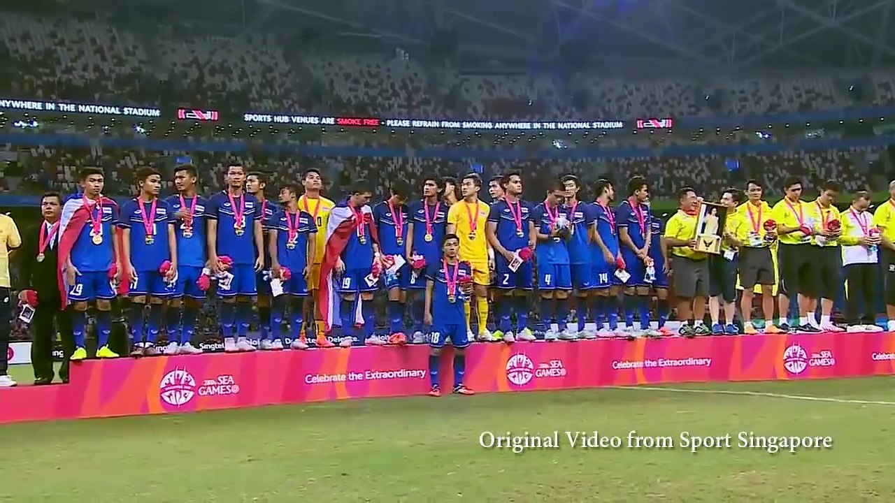 เพลงชาติไทย ในพิธีมอบเหรียญฟุตบอล ซีเกมส์ 2015