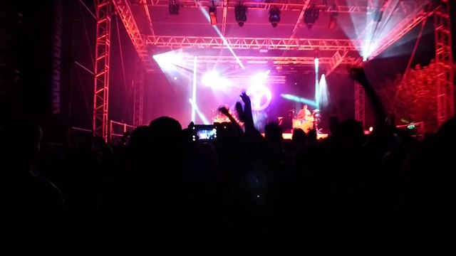 Yelle - Complètement fou