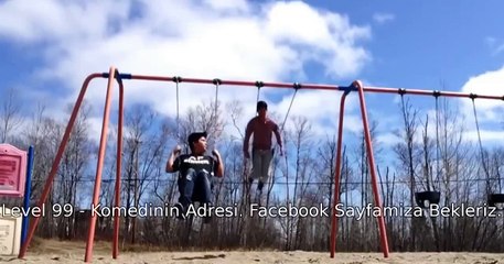 Salıncakta Artislik Yaparken Kafa Üstü Çakılan Mal