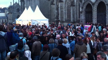 Cornouaille 2015. La place Saint-Co, noire de monde !