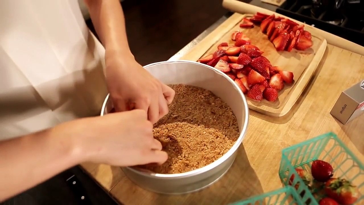 No Bake Strawberry Cheesecake Supreme
