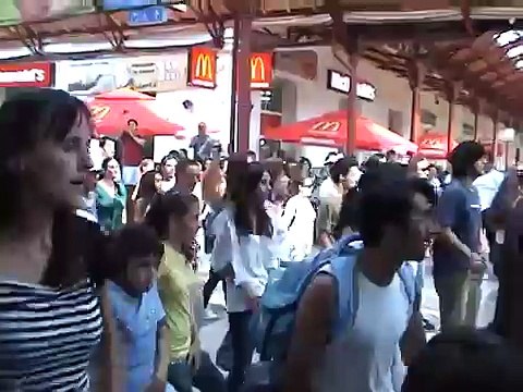 flashmob Bucharest 29 august 2009 Michael Jackson