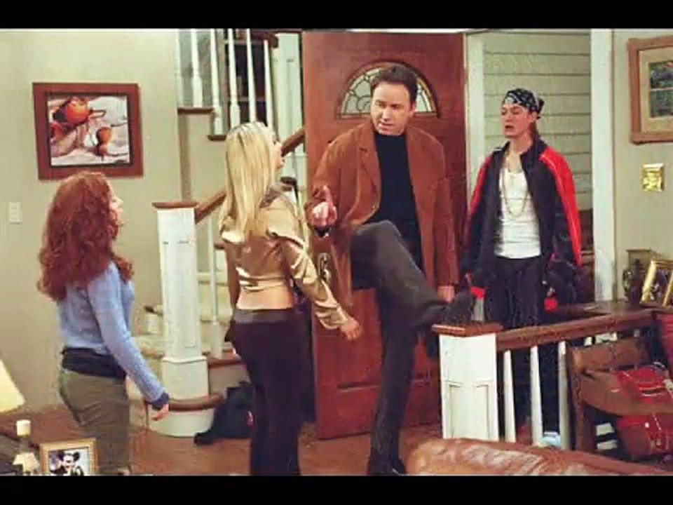 amy davidson as kerry hennessy in 8 simple rules