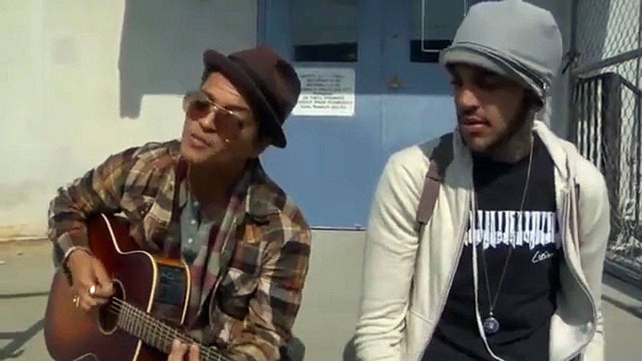 Travie McCoy Billionaire ft. Bruno Mars (LIVE ACOUSTIC)