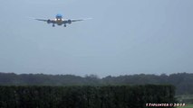 STORM!! SCHIPHOL, KLM GEVAARLIJKE LANDING B777 PH-BVB - YouTube