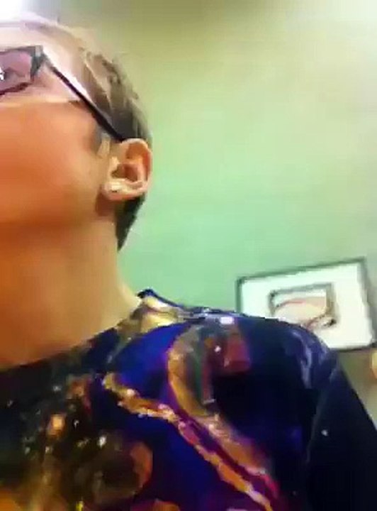 熊敏有basketball hit Xiong Min's head