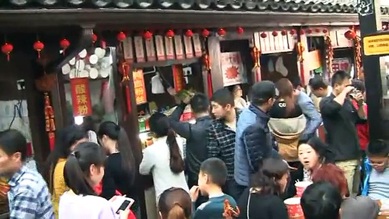 Gaoyin Gourmet Food Street in Old Hefang Street, Hangzhou (Kumar ELLAWALA)