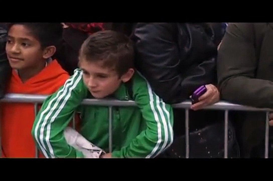 Messi mania in London - Sep 2010.flv