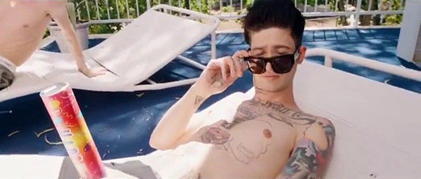 Travis Mills - Young & Stupid ft. T.I