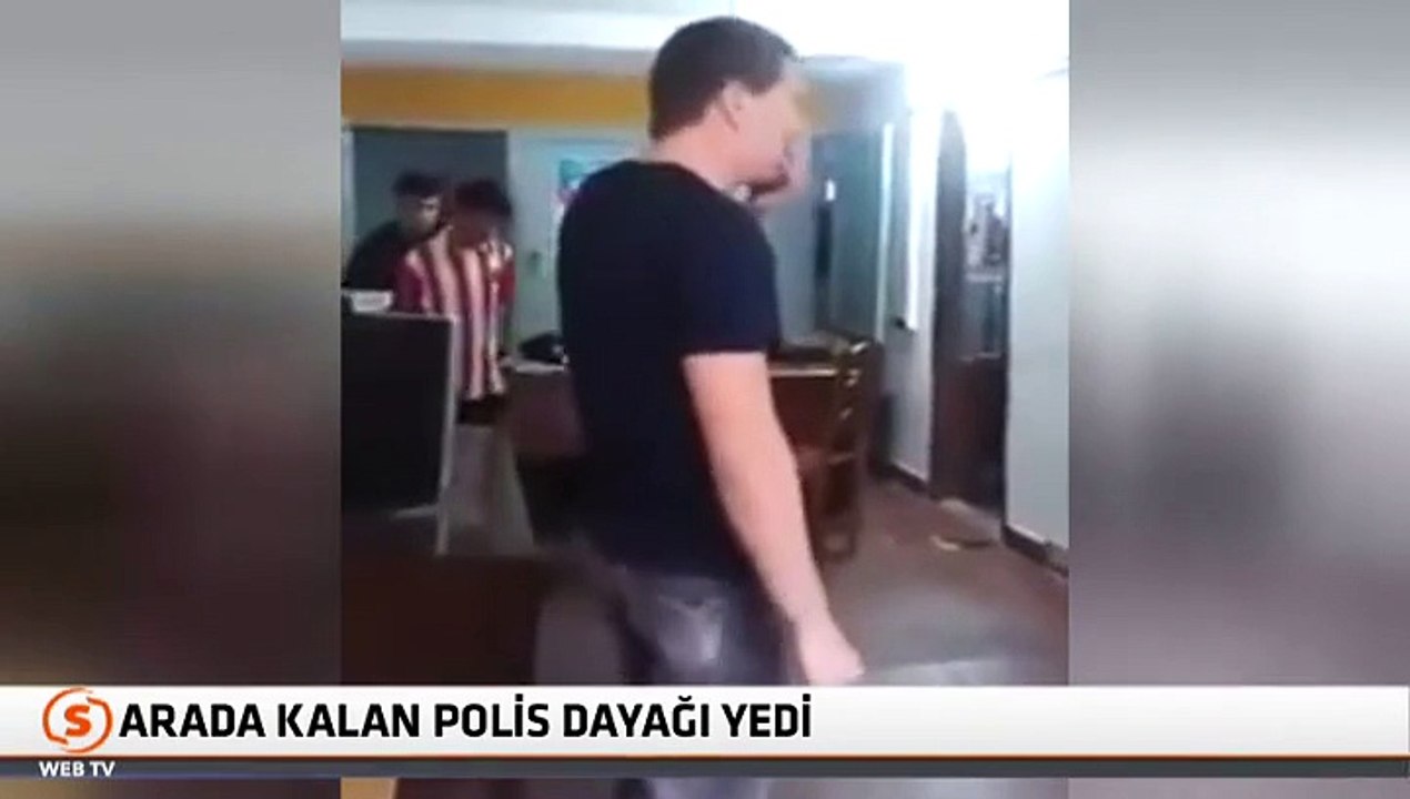 Polis yanlışlıkla diğer polisi dövdü. Olay Oldu!