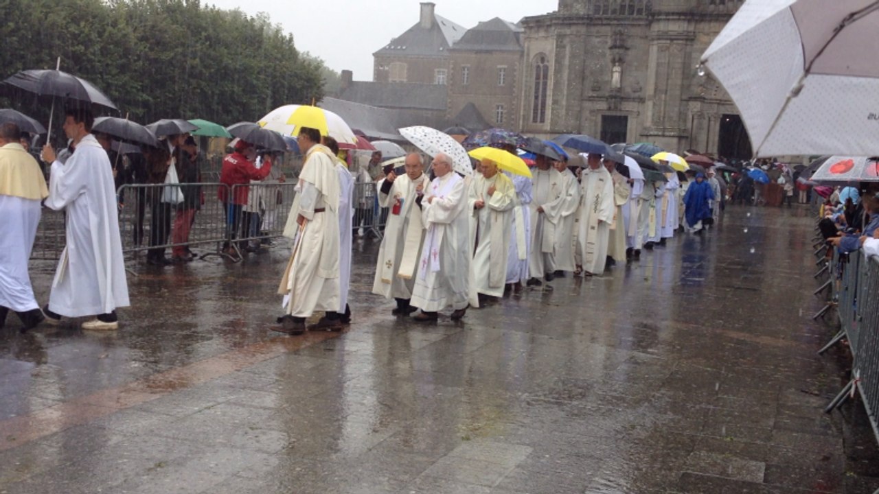 Le grand pardon a débuté sous un déluge de pluie