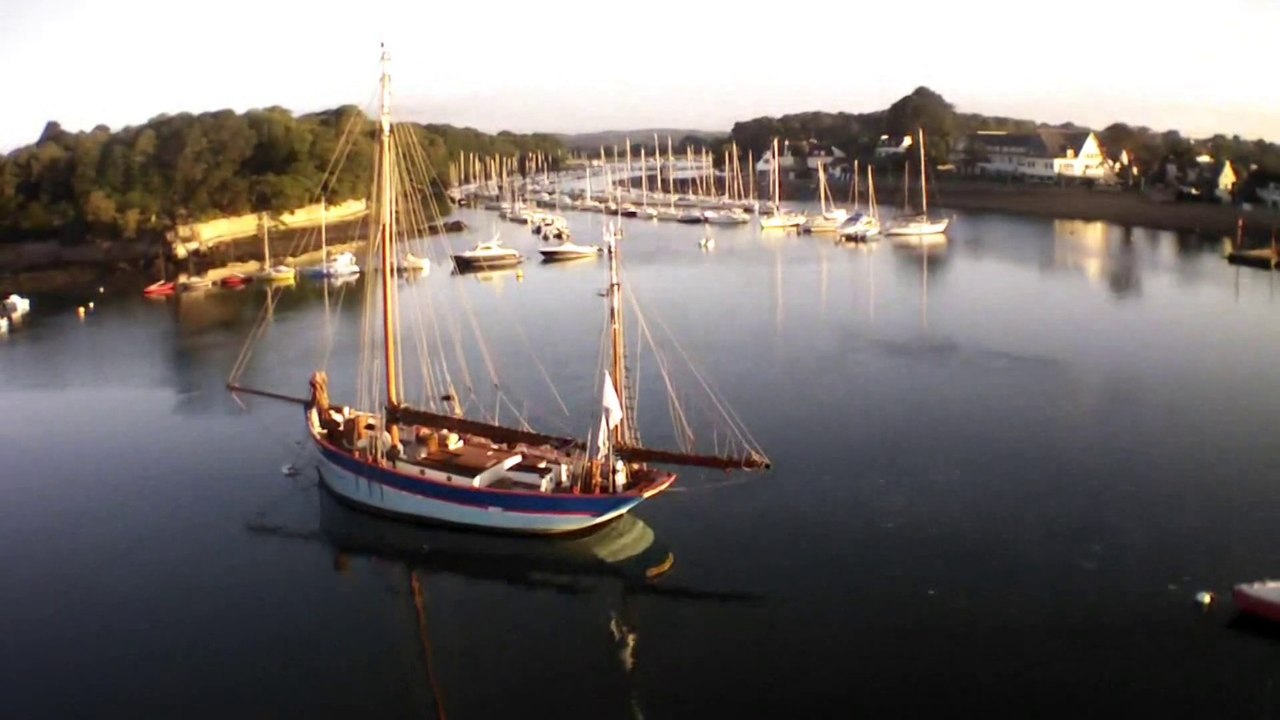 Soleil levant sur l'André Yvette par drone