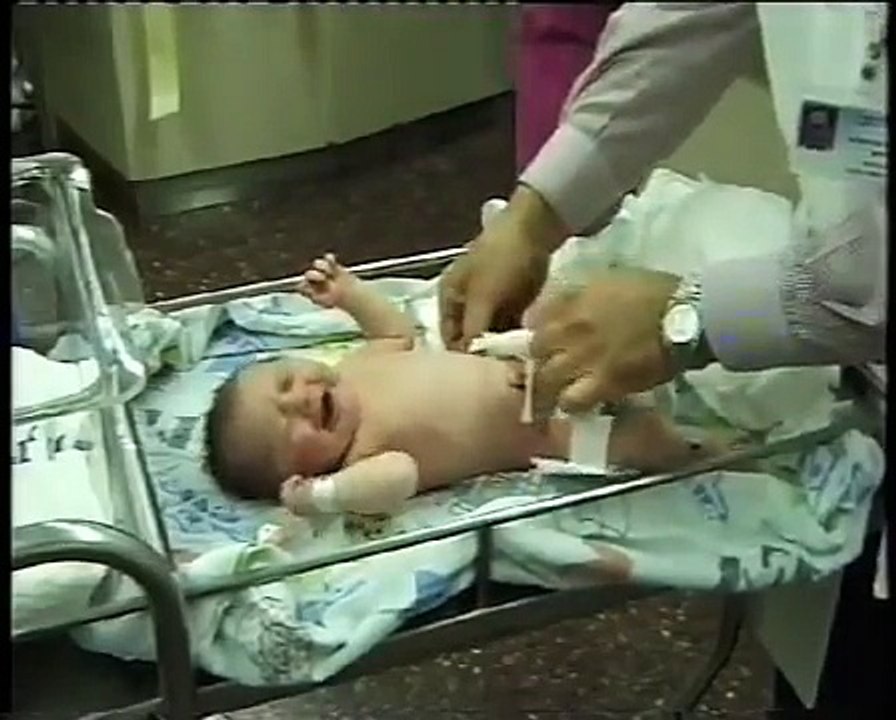 Dr. Ganel performs Pediatric orthopedic examination
