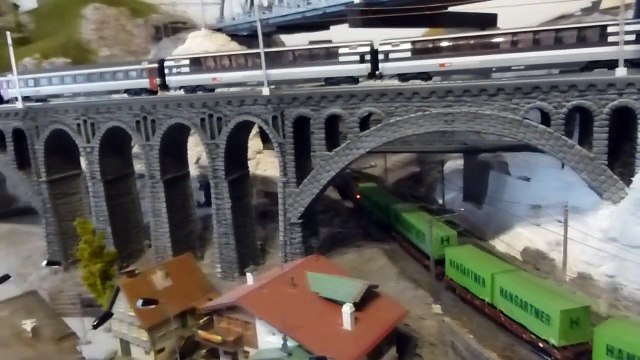 Schweizer Märklin Modelleisenbahn im Bau Video_07