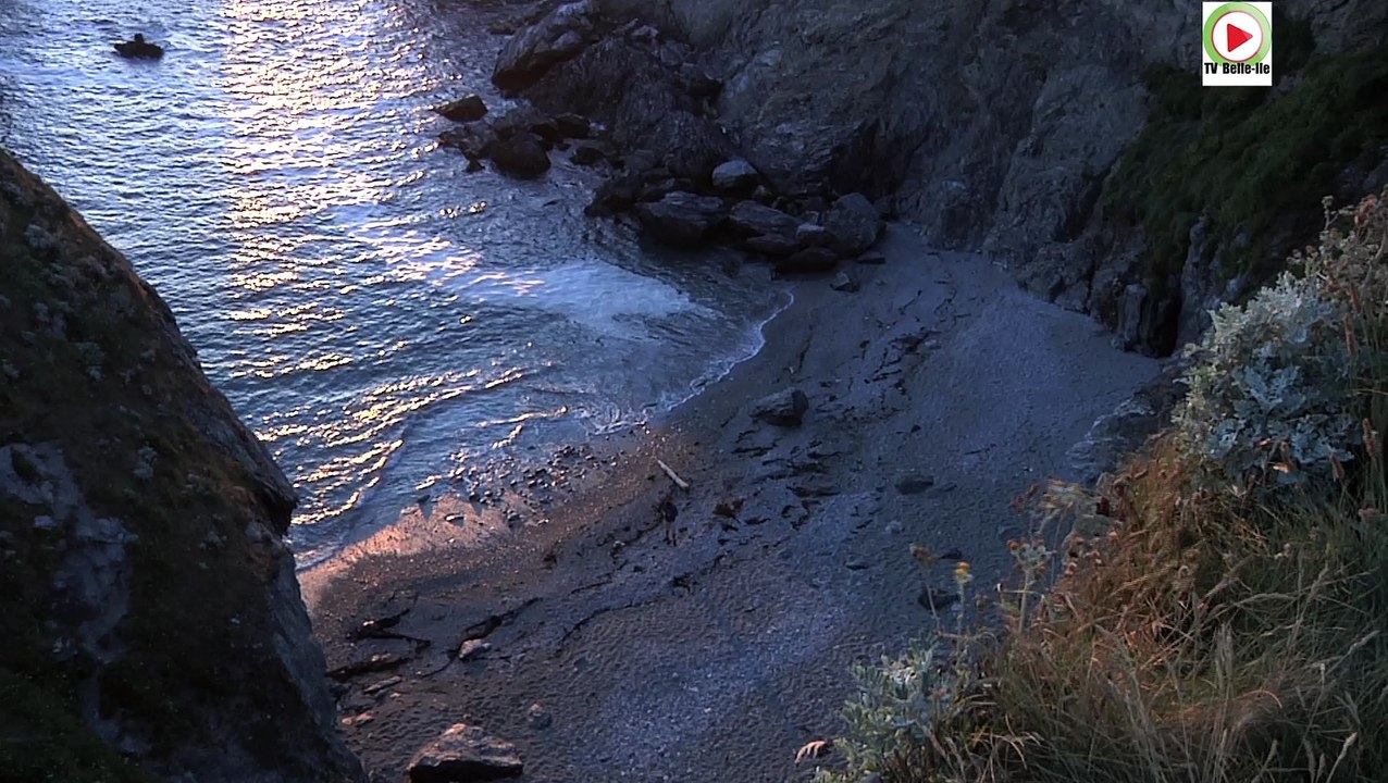 Belle-Île-en-Mer |  Sunset Aiguilles de Port-Coton  |  Belle-Île Télévision TVBI