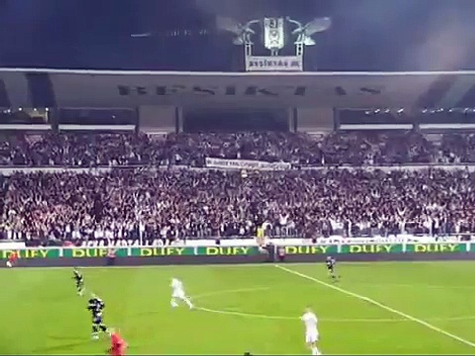 Besiktas Fans Carsi Kapalı tribün üçlü - Beşiktaşım benim